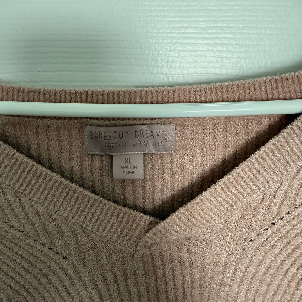 Barefoot Dreams Sweater Women’s Size XL Pink V-Neck Style #: BDWCU21118 - Picture 2 of 6